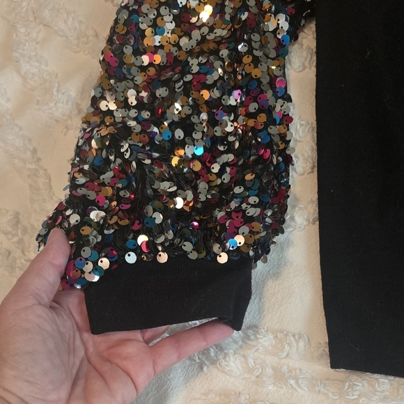 Vine & Love Women's Black Sequin Sleeve Top, Size L (1205) - Picture 3 of 7